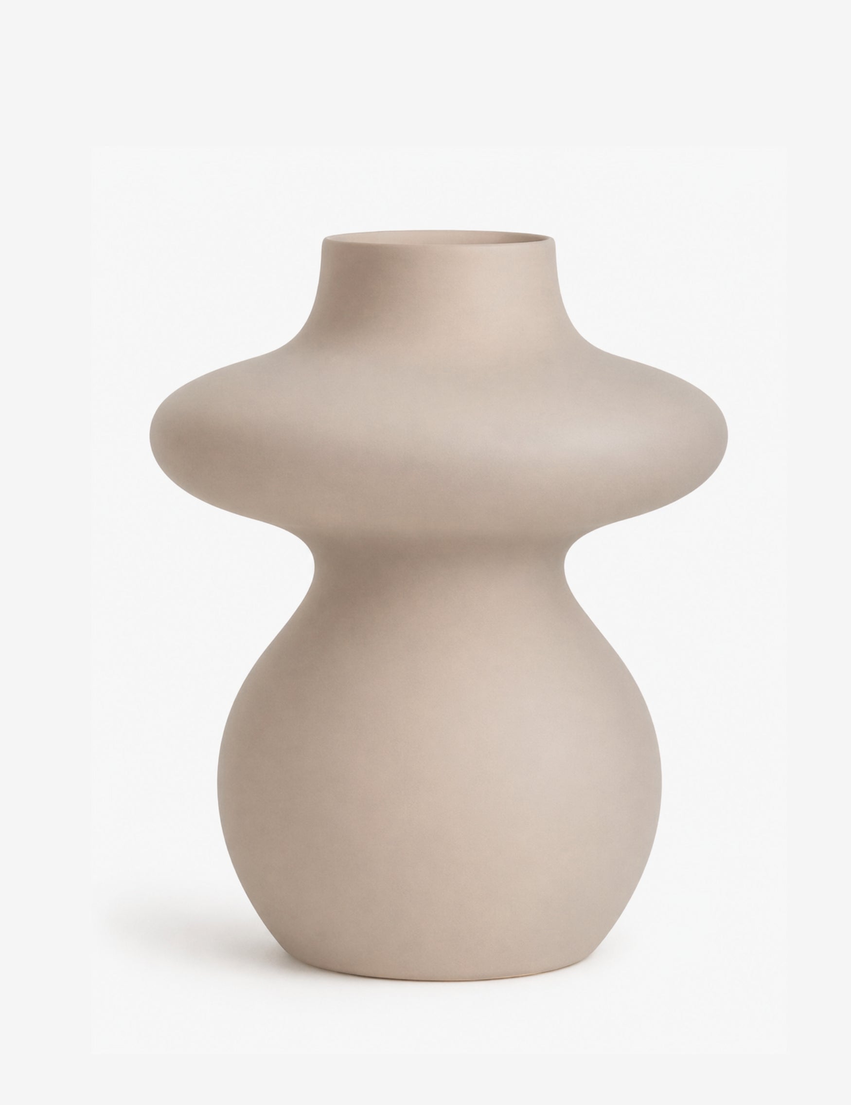 Skulpturale Keramikvase in warmem Beige