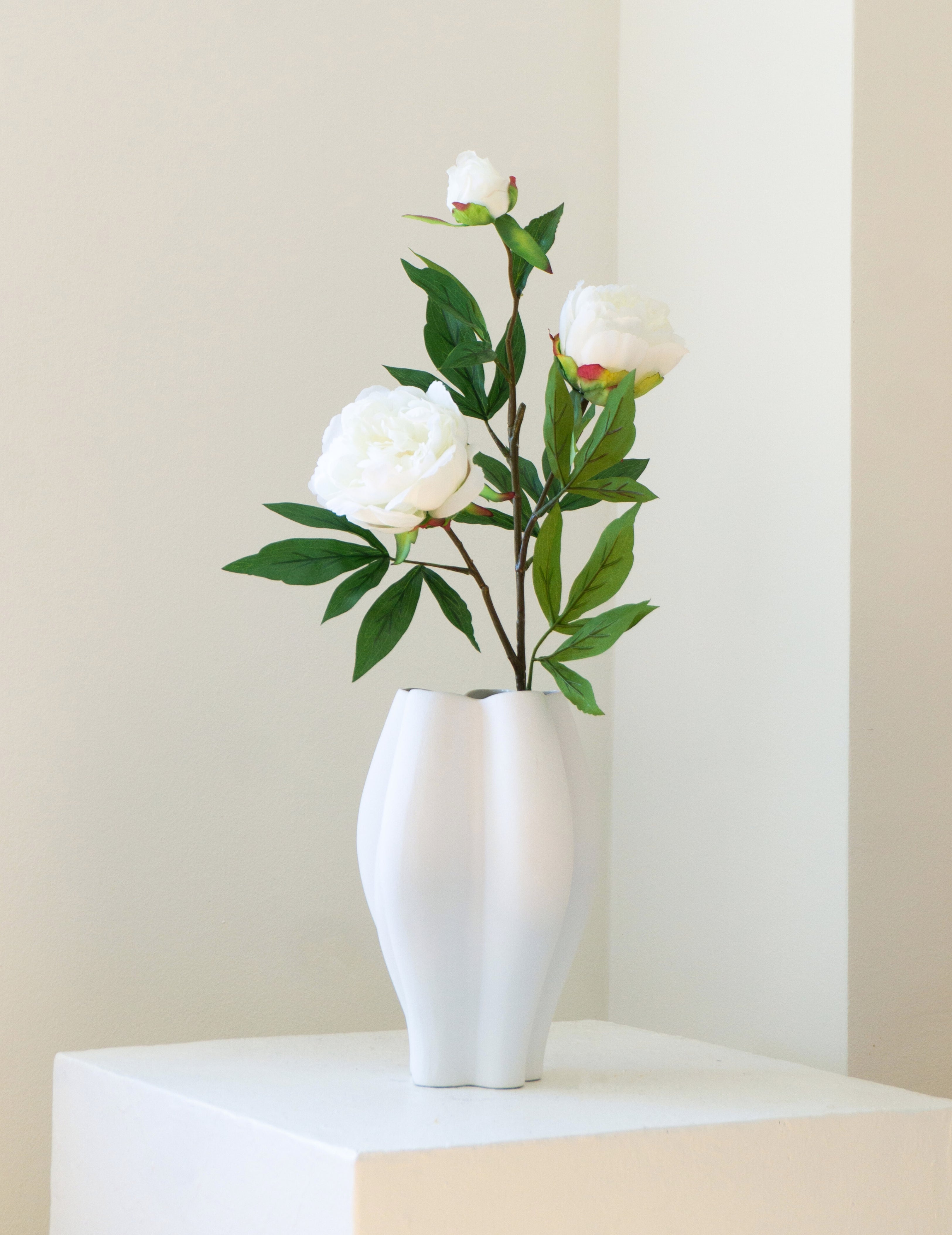 Kunstblume Pfingstrosenzweig Weiß