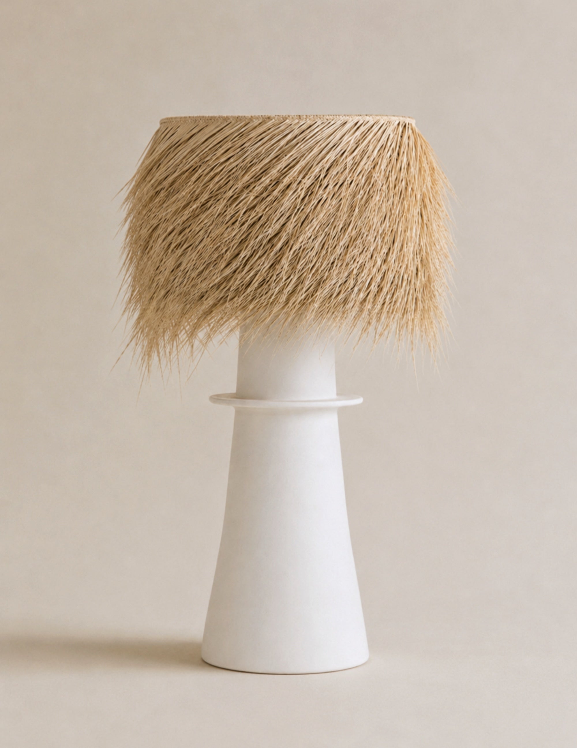 Stehlampe mit Palmenschirm Weiß