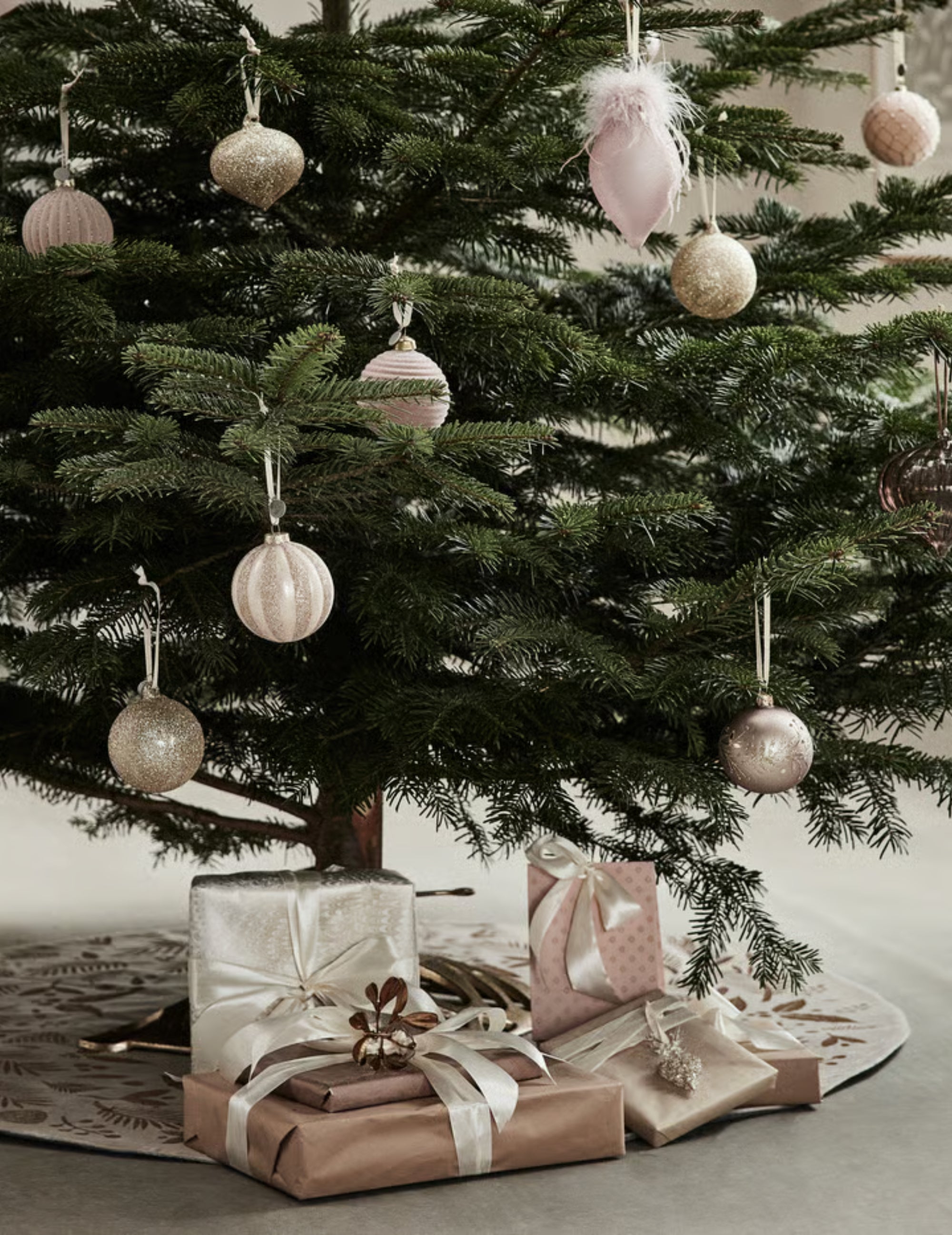 Weihnachtskugel Cadelia Glas in Altrosa