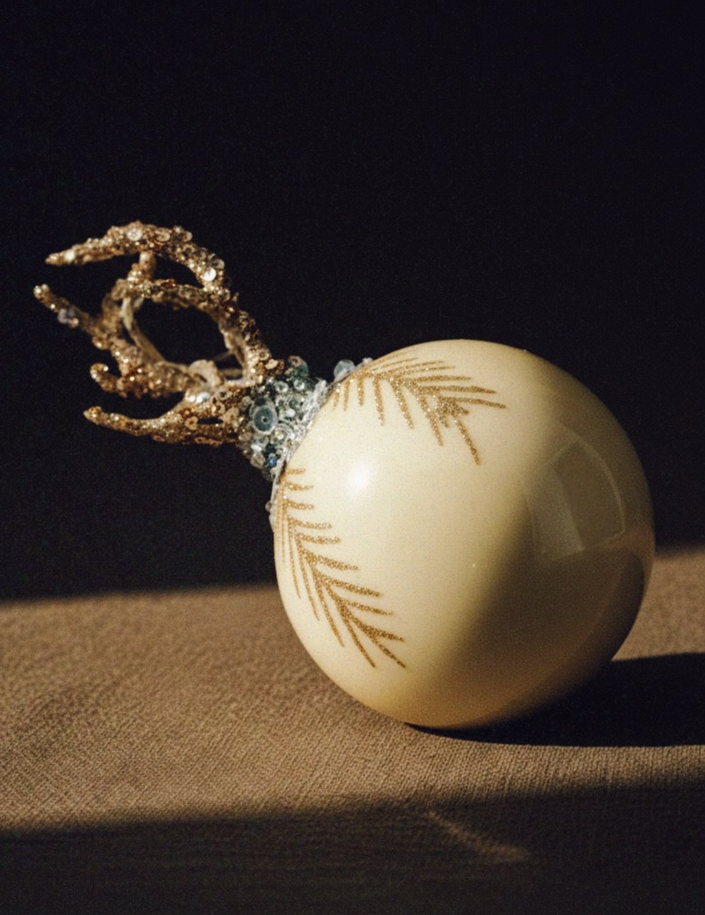 Christmas ball deer antler cream gold