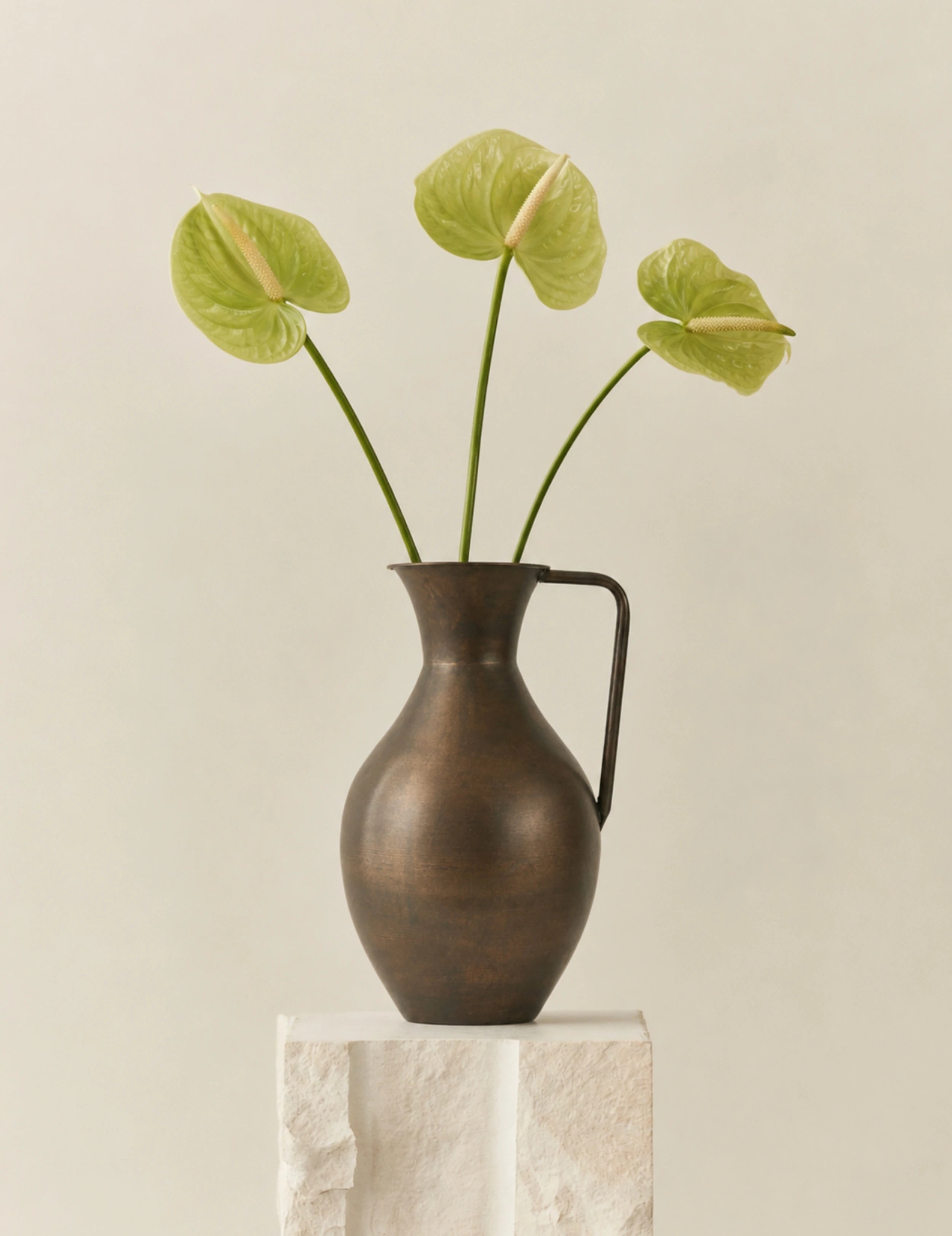 Deko-Vase mit Henkel Metall-Finish Braun