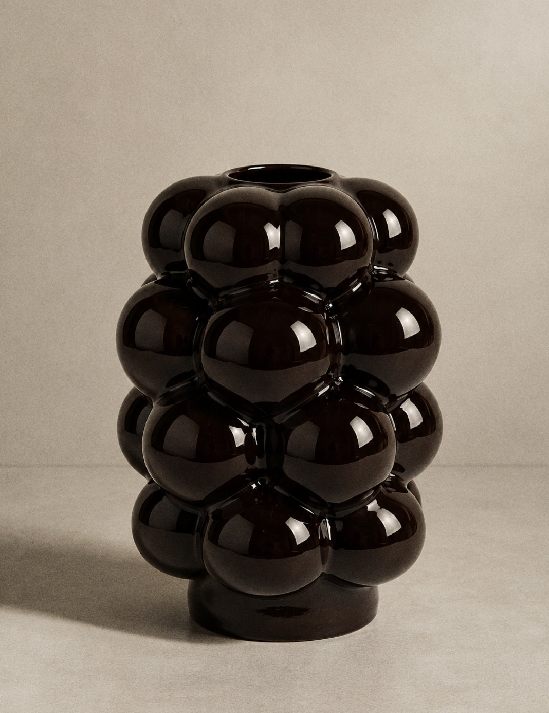 Glänzende Vase aus Steingut Dunkelbraun