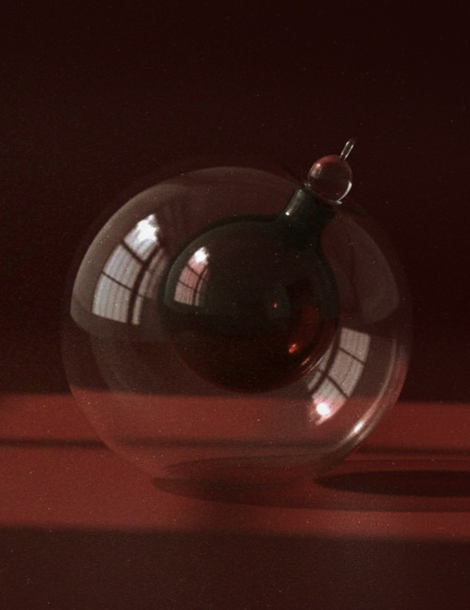 Weihnachtskugel aus transparentem Glas Weinrot